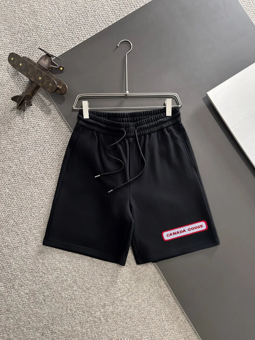 Next day delivery P300 High-end goods Big Goose 2025 new summer elastic band casual shorts, counter-customized fabrics, high breathability and comfort, impeccable details, brand element design concept, reflecting high quality. It feels delicate and soft! It presents a casual cut and the upper body shape is great! Size: M-4XL